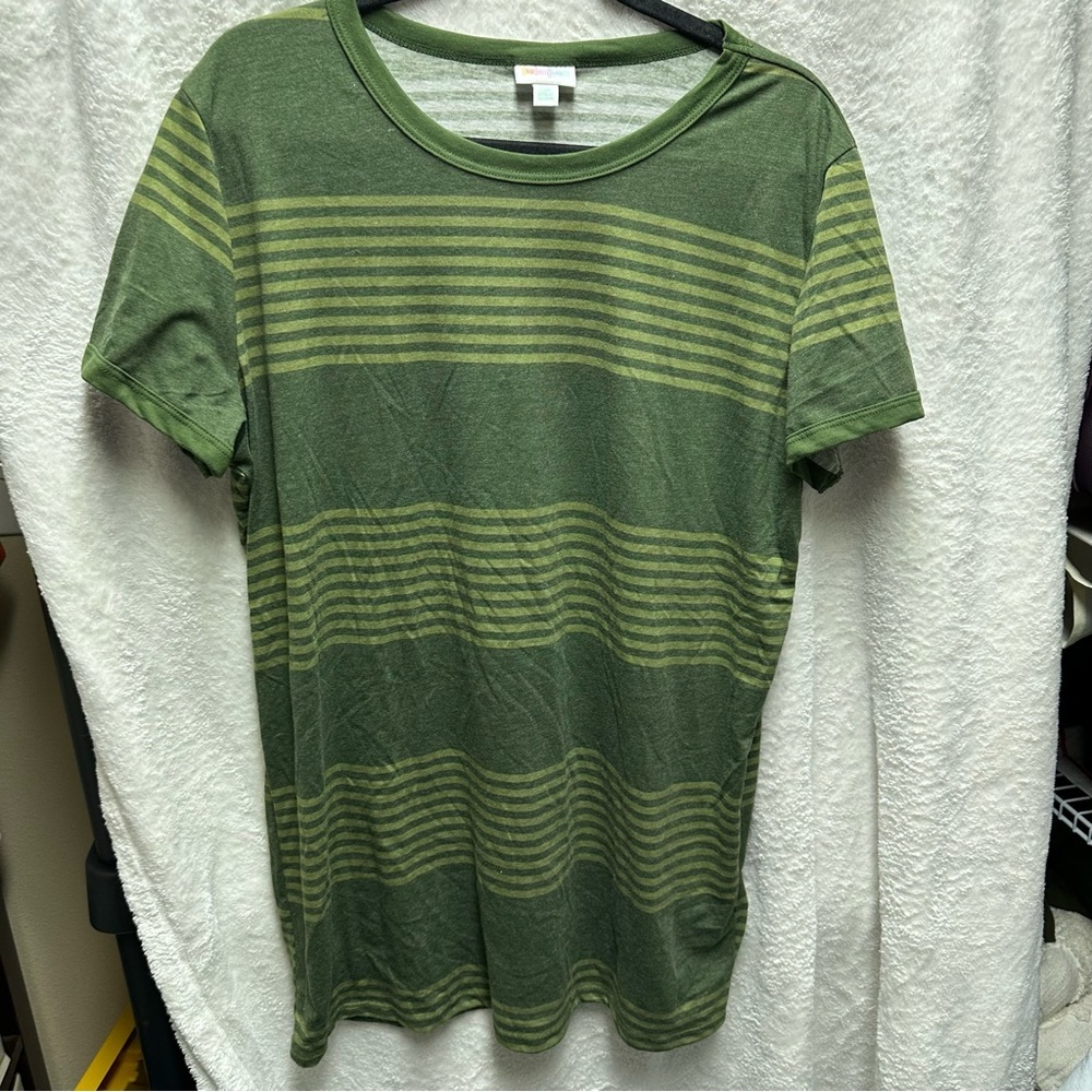 LuLaRoe tee shirt 2xl greens stripe